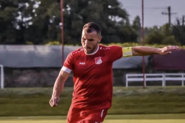 PLESALI SU NA IVICI PONORA: Lider izbegao poraz - nekadašnja vedeta Partizana brža od sudijske pištaljke!