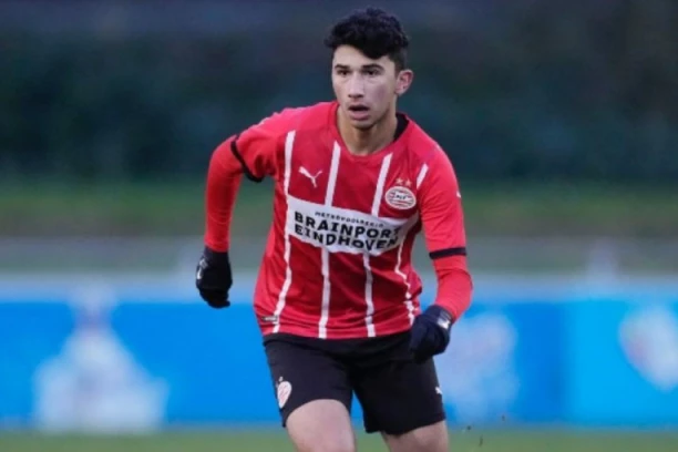 BOMBA ZA KRAJ PRELAZNOG ROKA: Lider angažovao novog organizatora igre - vezni fudbaler stiže iz holandskog PSV-a!