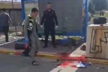 MRTVA TELA LEŽE NA ULICI, KRV NA SVE STRANE! Jezivi prvi snimci sa mesta terorističkog napada u Izraelu! (VIDEO)