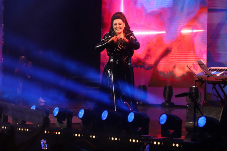 Dragana Mirković koncert u Areni prvo veče