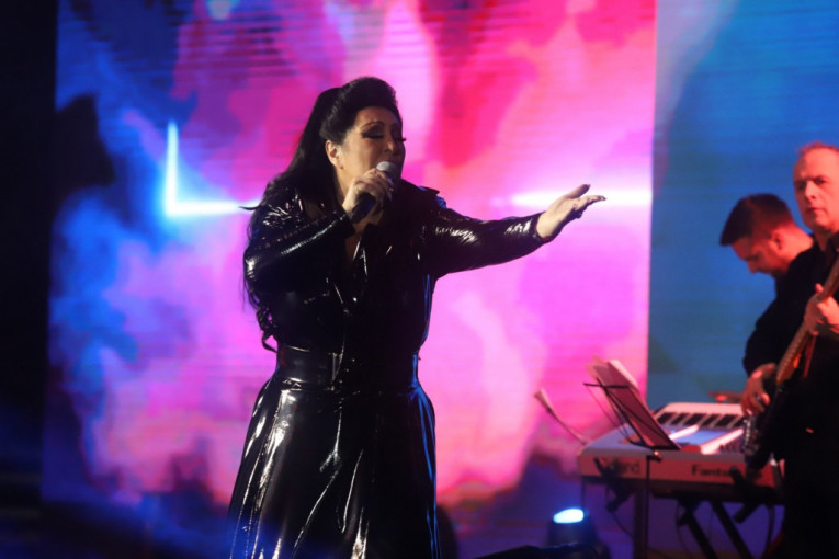 Dragana Mirković koncert u Areni prvo veče