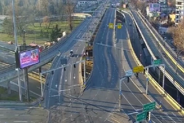 PUSTO NA ULICAMA BEOGRADA! Mirno jutro u prestonici, bez gužvi i kolapsa! (FOTO)
