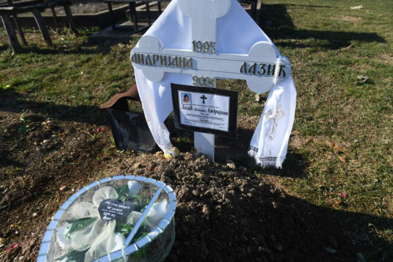 Grob Andrijane Lazić