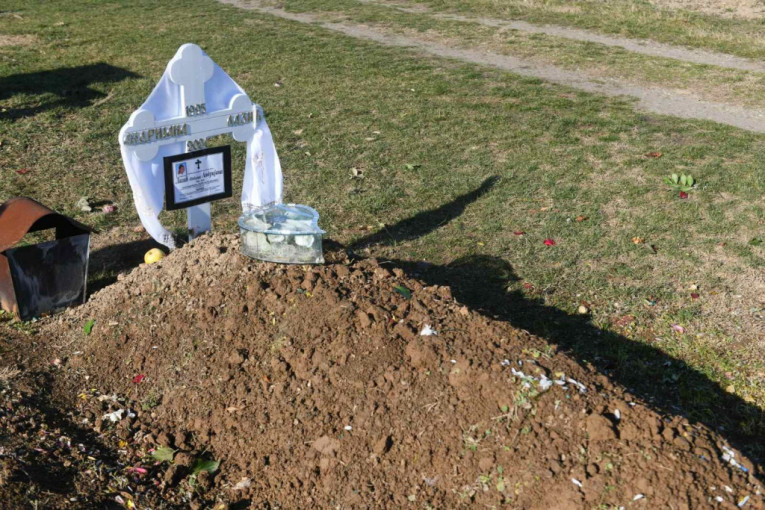 Grob Andrijane Lazić