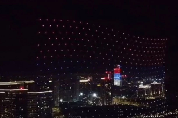 GORELO JE NEBO IZNAD SRPSKE PRESTONICE: Ovo su najlepše fotografije vatrometa upriličenog povodom Dana državnosti Republike Srbije! (FOTO GALERIJA, VIDEO)