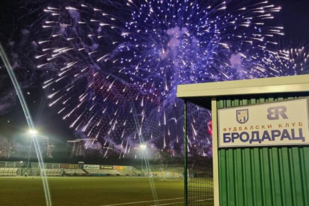 BRATSKA PODELA PLENA: Na Starom sajmištu nije pukla niti jedna struna - ostvarenim niko nije (NE)ZADOVOLJAN!