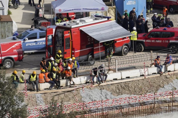 STRAVIČNA NESREĆA NA GRADILIŠTU U FIRENCI! Petoro radnika POGINULO, troje preživelo sa TEŠKIM povredama! (FOTO)