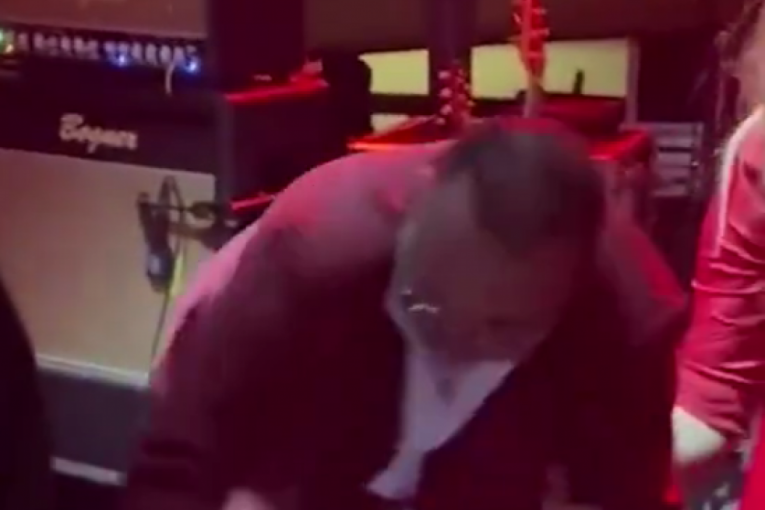 Toni Cetinski pao tokom nastupa