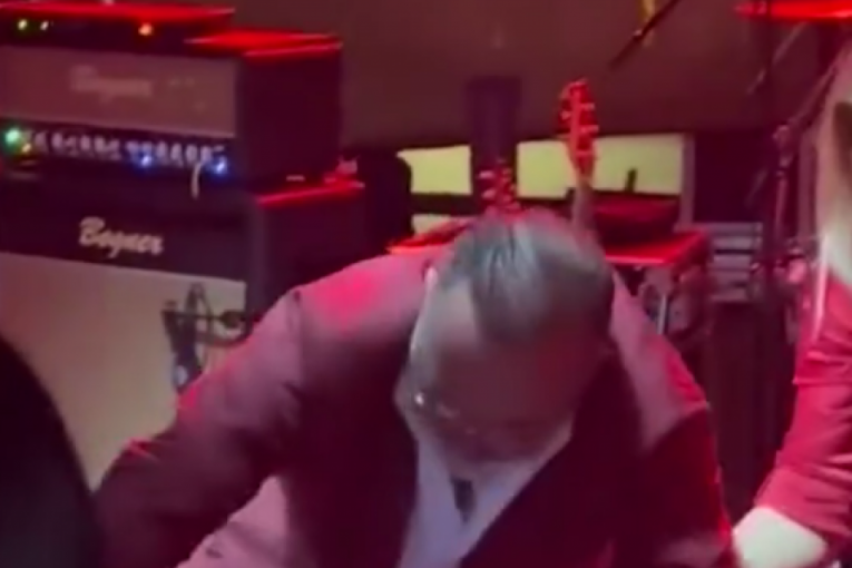 Toni Cetinski pao tokom nastupa