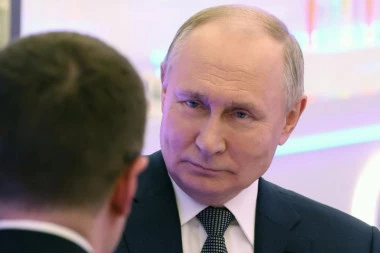 SUSRET I REAKCIJA O KOJOJ SVI BRUJE! Putin se sastao sa kanadskim premijerom: Evo zbog čega je obezbeđenje ruskog predsednika PRILETELO dvojici političara:ZBOG OVOGA GORE MREŽE! (VIDEO)