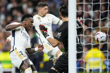 ČUDESNI STOLE ZAUSTAVIO REAL: Kiks Madriđana, Đirona se vratila u šampionsku trku!