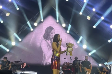 HITNO PREKINUT PRIJIN KONCERT U OSIJEKU: U publici videla osobu kojoj se nije nadala, svi se ŠOKIRALI!