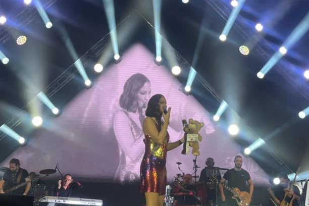 HITNO PREKINUT PRIJIN KONCERT U OSIJEKU: U publici videla osobu kojoj se nije nadala, svi se ŠOKIRALI!