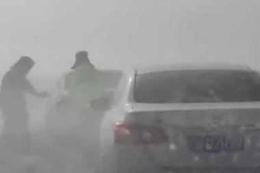 PREOKRET GODINE, NAPOLJU MINUS 50 STEPENI! Zima se vratila brutalnije nego ikada, niko ne sme na ulicu (VIDEO)