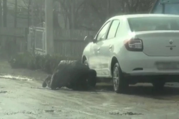 SPREČEN ATENTAT NA RUSKOG POLITIČARA: Pogledajte snimak likvidacije ukrajinskog agenta (VIDEO)