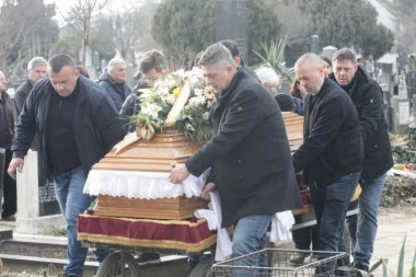 SAHRANJEN MILOVAN GLOGOVAC: Nebojšin otac ispraćen na večni počinak!
