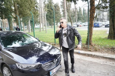 ĐORĐE DAVID SE VRATIO NA MESTO ZLOČINA! Pojavile se PRVE FOTKE rokera, evo u kakvom je stanju!