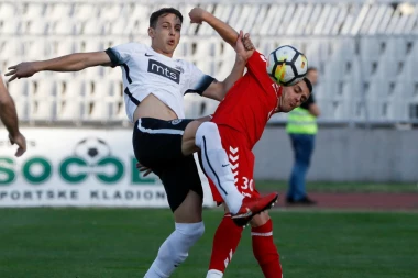 POVRATAK KUĆI: Fudbaler se vraća u rodni grad - ponovo će poneti dres omiljenih boja!