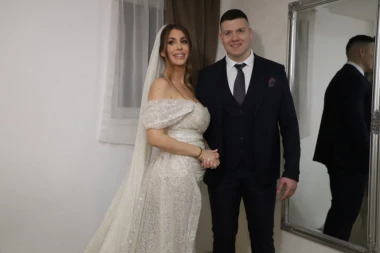 SLOBIN SIN U NARODNOJ NOŠNJI NA VENČANJU RODITELJA: Ovo je jedina fotografija malog Damjana sa gala veselja Radanovića! (FOTO)