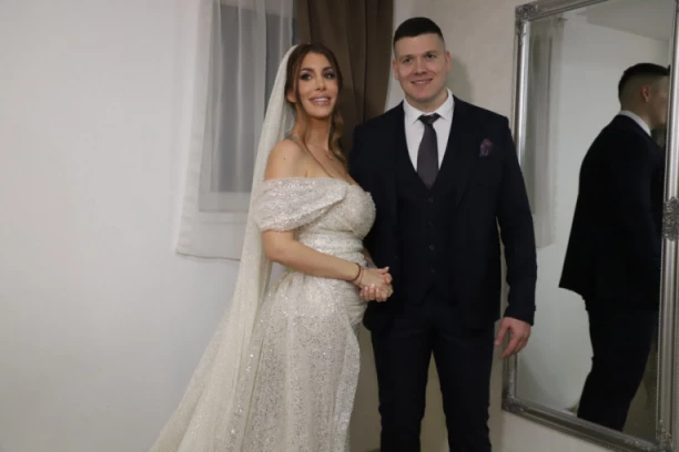 SLOBIN SIN U NARODNOJ NOŠNJI NA VENČANJU RODITELJA: Ovo je jedina fotografija malog Damjana sa gala veselja Radanovića! (FOTO)