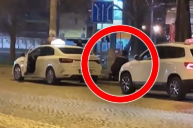 BEŽAO OD POLICIJE, PA ULETEO U TAKSI: Drama u centru Beograda - policajac ga bacio na tlo i vezao!