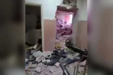 STANARI ZGRADE U PARAĆINU BEZ KROVA NAD GLAVOM! Eksplozija toliko oštetila stanove da u njima ne sme da se živi! ŽENA POGINULA!