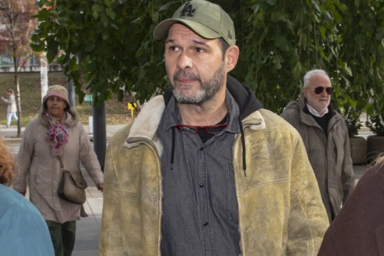 OVO SU SIMPTOMI HEPATITISA OD KOGA BOLUJE KUBURA: Glumac se zarazio u školi, evo kako se godinama lečio (FOTO)