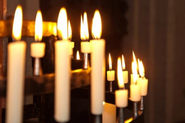 SVEŠTENIK MARKO ZLOSTAVLJAO ČASNE SESTRE: 20 žena optužilo ga za "PRISILNU TROJKU" i odlaske u "one" bioskope, a ovako je pravdao PERVERZIJE