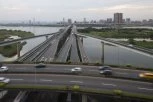 NESREĆA U KINI! UDARILA BARŽA U MOST, PA GA URUŠILA: Više vozila i autobus upali s mosta u reku, tri osobe se vode kao nestale! (VIDEO)