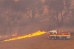 ''U NAREDNIH SAT ILI DVA VATRA ĆE SE PROŠIRITI'' Požari besne u Australiji, vatra se otima kontroli: Evakuisano preko 2.000 ljudi! (VIDEO)
