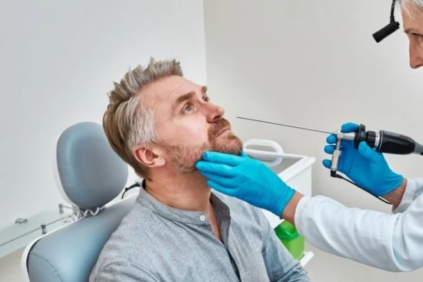 U NOSU JE MESECIMA DRŽAO 150 ŽIVIH INSEKATA: Kada su doktori videli šta rade čoveku unutar ŠUPLJINE, odmah im je pripala muka!