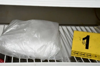 HAPŠENJE U KRAGUJEVCU: Policija u stanu pronašla materiju za koju se veruje da je amfetamin