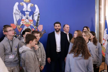 Šapić ugostio učenike i nastavnike iz Francuske i škole „Svetislav Golubović Mitraljeta”