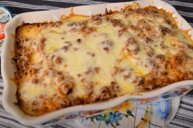 SAVRŠENA IDEJA ZA RUČAK TOKOM RADNE NEDELJE: Zapečene špagete se brže spremaju nego što ćete se istuširati