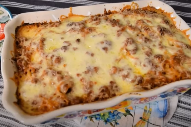 SAVRŠENA IDEJA ZA RUČAK TOKOM RADNE NEDELJE: Zapečene špagete se brže spremaju nego što ćete se istuširati