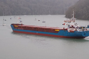 SEDAM OSOBA POGINULO, JEDNA NESTALA: Sudar ribarskog i teretnog broda, drama kod obale