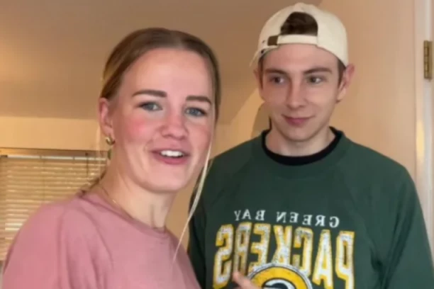 IZGLEDA KAO TINEJDŽER I SVI MISLE DA JOJ JE SIN: Šok je usledio kad je otkrila da su u braku i koliko godina on zapravo ima! (VIDEO)