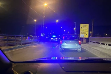 MUŠKARAC LEŽI NEPOMIČNO NA PUTU: Teška saobraćajka na Pančevcu! (VIDEO)