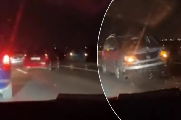 SAOBRAĆAJKA NA AUTOPUTU KOD NOVOG SADA: Automobili uništeni, jedno vozilo se od siline udarca okrenulo ka pogrešnom smeru! (VIDEO)
