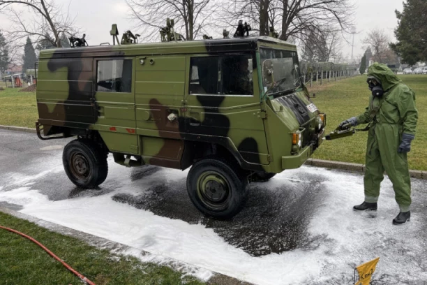 KOLEKTIVNA OBUKA U JEDINICI ABHO VOJSKE SRBIJE: Realizacija zadataka u protivnuklearnom, hemijskom i biološkom obezbeđenju (FOTO)