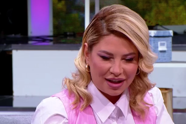 DEA ĐURĐEVIĆ DOBILA POKLON KOJI TERA SUZE NA OČI: Voditeljku sačekalo IZNENAĐENJE nakon raskida! (FOTO)