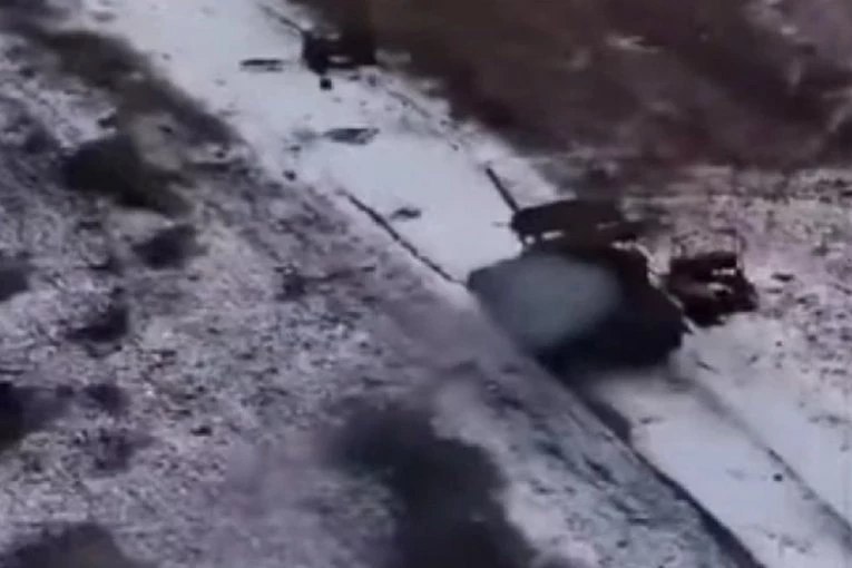 OBELODANJEN SNIMAK! Ruska MAŠINA SMRTI preživela udare raketa i dron! (VIDEO)