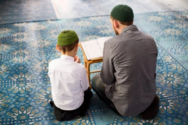 NEMOJTE DA SE BLAMIRATE KADA NEKOME ČESTITATE RAMAZAN: Evo kako se to pravilno radi! Počeo sveti mesec posta i noćnih gozbi u ISLAMU