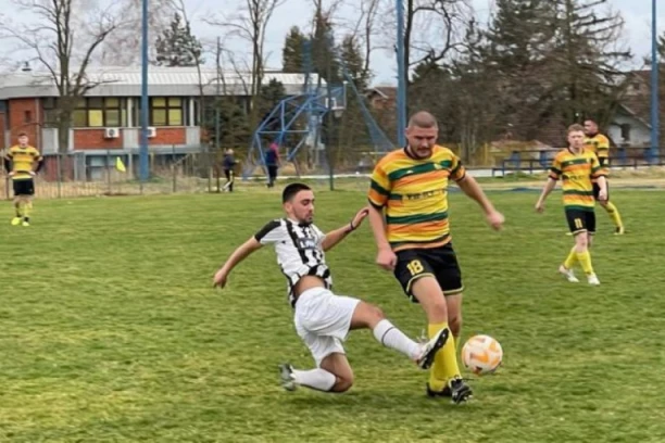 POTPUNI DEBAKL CRNO-BELIH: Gosti održali čas fudbala - malo je vremena da se uočene greške isprave!