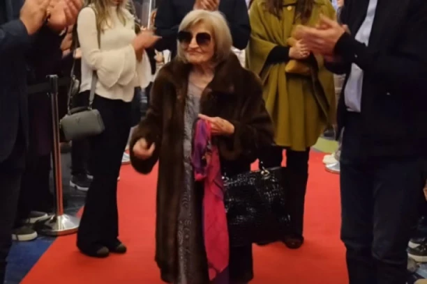 OZDRAVI ČIM DOĐE NA SET: Ovo je tajna dugovečnosti velike Mire Banjac!