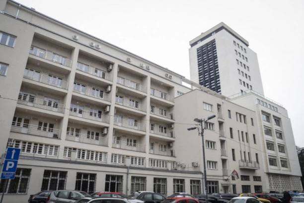 ISPITANO ČETVORO OŠTEĆENIH NAKON INCIDENTA ISPRED FAKULTETA DRAMSKIH UMETNOSTI! Evo šta im je naložilo Tužilaštvo