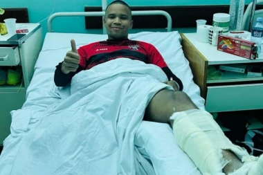 SAZNAJEMO: Evo u kakvom je stanju teško povređeni fudbaler - debi u dresu novog kluba nikada neće zaboraviti! (FOTO GALERIJA)