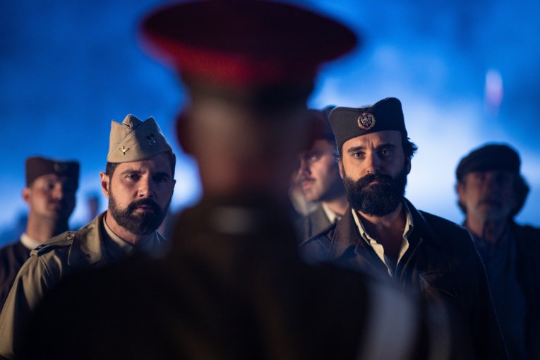 Scena iz serije "Vazdušni most"