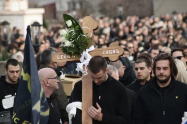 "TRAGEDIJA KOJA SE REČIMA NE MOŽE OPISATI" Potresne reči sveštenika na sahrani mladog MMA borca
