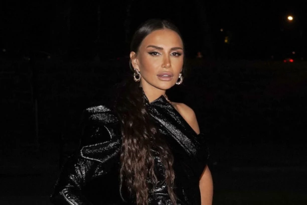 SMRTNI SLUČAJ RAZORIO EMINU JAHOVIĆ! Od ovoga joj ostala trauma za ceo život - pevačica ovo ne može da zaboravi ni danas!